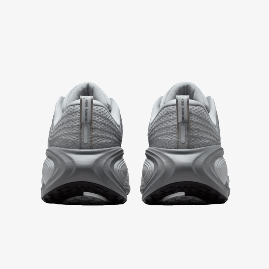 NIKE Спортни обувки NIKE VOMERO PLUS AS 
