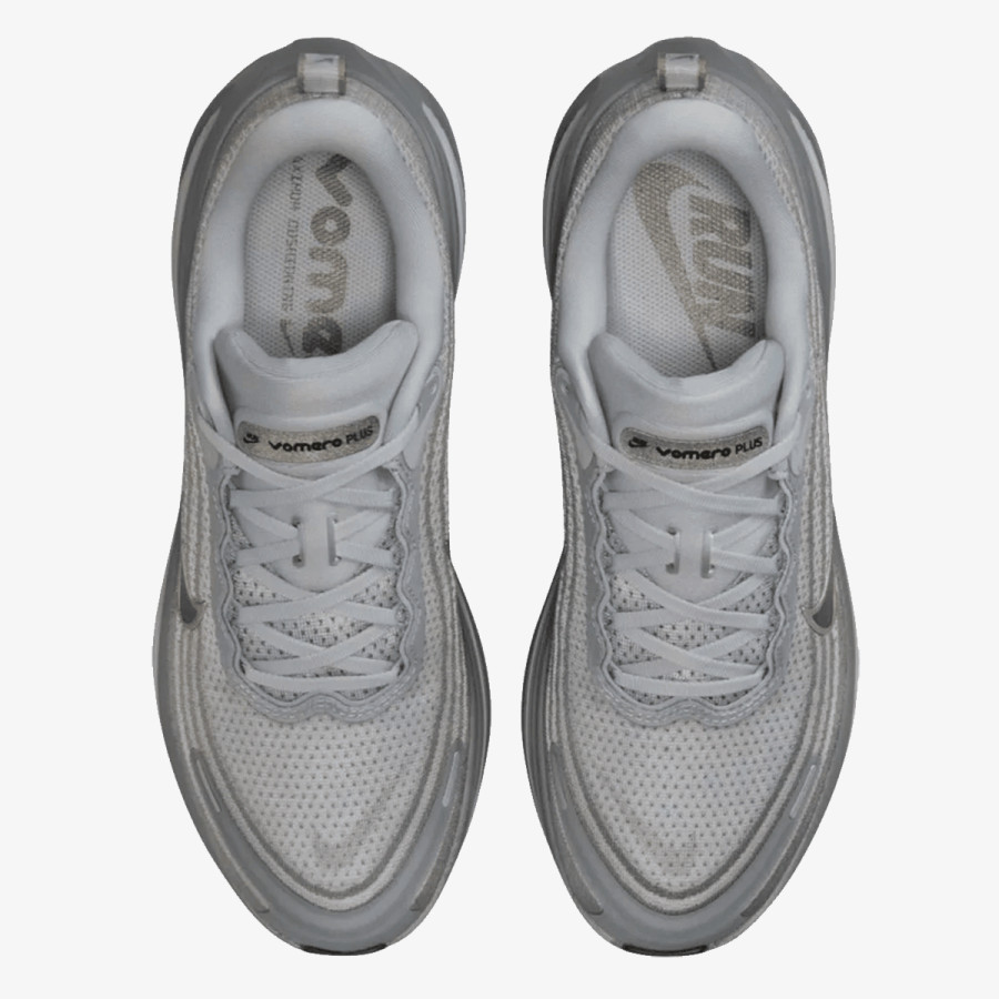 NIKE Спортни обувки NIKE VOMERO PLUS AS 