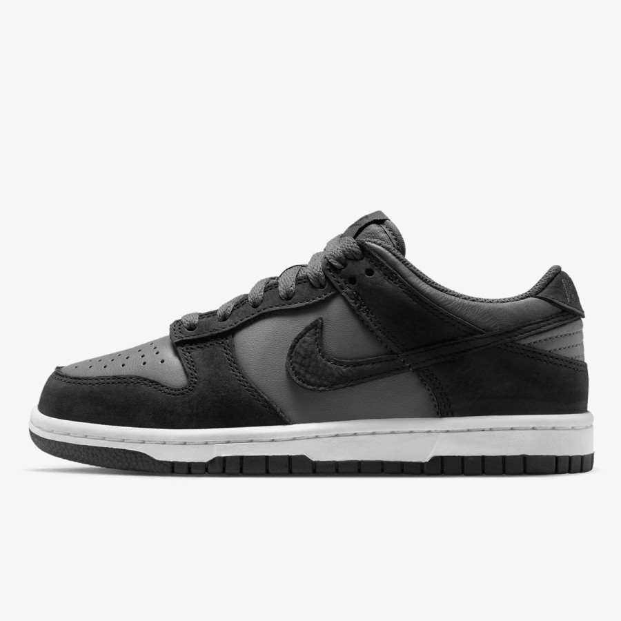 NIKE Спортни обувки NIKE DUNK LOW SE (GS) 