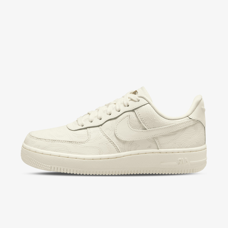 NIKE Спортни обувки W AIR FORCE 1 '07 PREM+ 