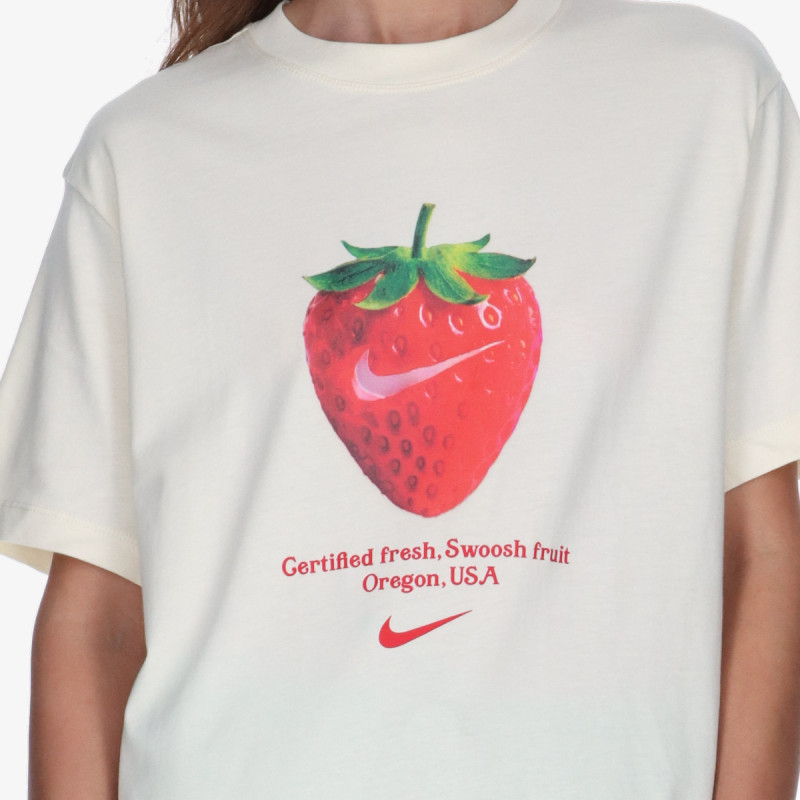 NIKE Тенискa W NSW FRT OS STWBRY TEE 