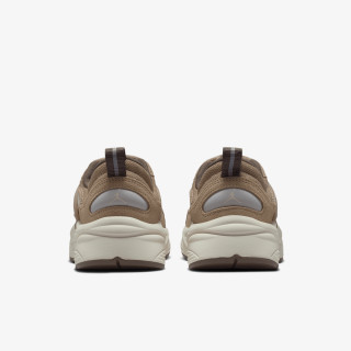 NIKE Спортни обувки WMNS JORDAN TRUNNER O/S 