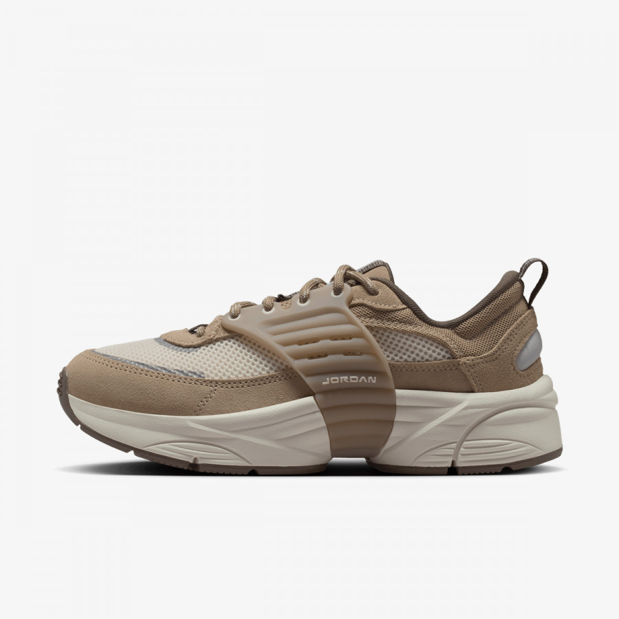 NIKE Спортни обувки WMNS JORDAN TRUNNER O/S 