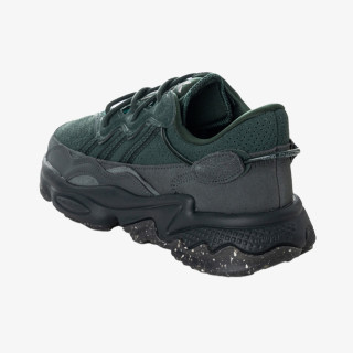 adidas Спортни обувки OZWEEGO TR 