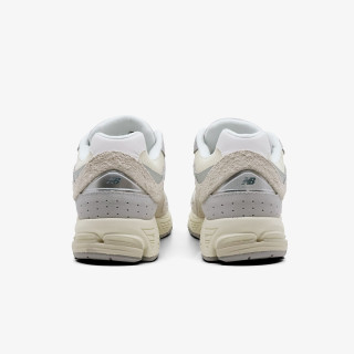 NEW BALANCE Спортни обувки 2002R 