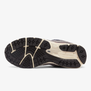 NEW BALANCE Спортни обувки 2002R 