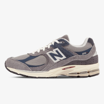 NEW BALANCE Спортни обувки NEW BALANCE Спортни обувки NEW BALANCE - 2002 