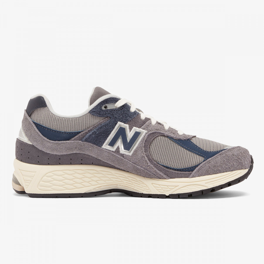 NEW BALANCE Спортни обувки NEW BALANCE - 2002 