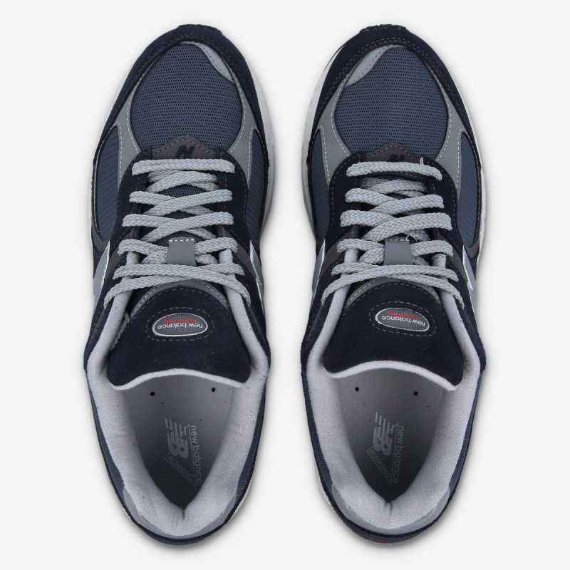 NEW BALANCE Спортни обувки NEW BALANCE - 2002 