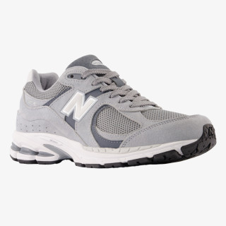 NEW BALANCE Спортни обувки NEW BALANCE - 2002 