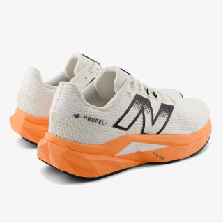 NEW BALANCE Спортни обувки M FC PROPEL 
