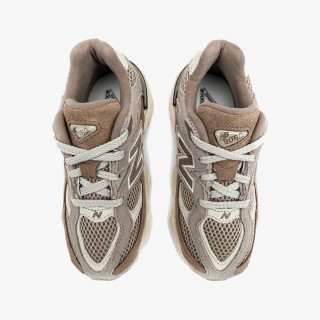 NEW BALANCE Спортни обувки K 9060 