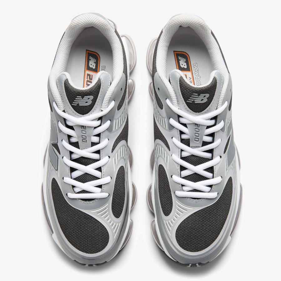 NEW BALANCE Спортни обувки 2000 