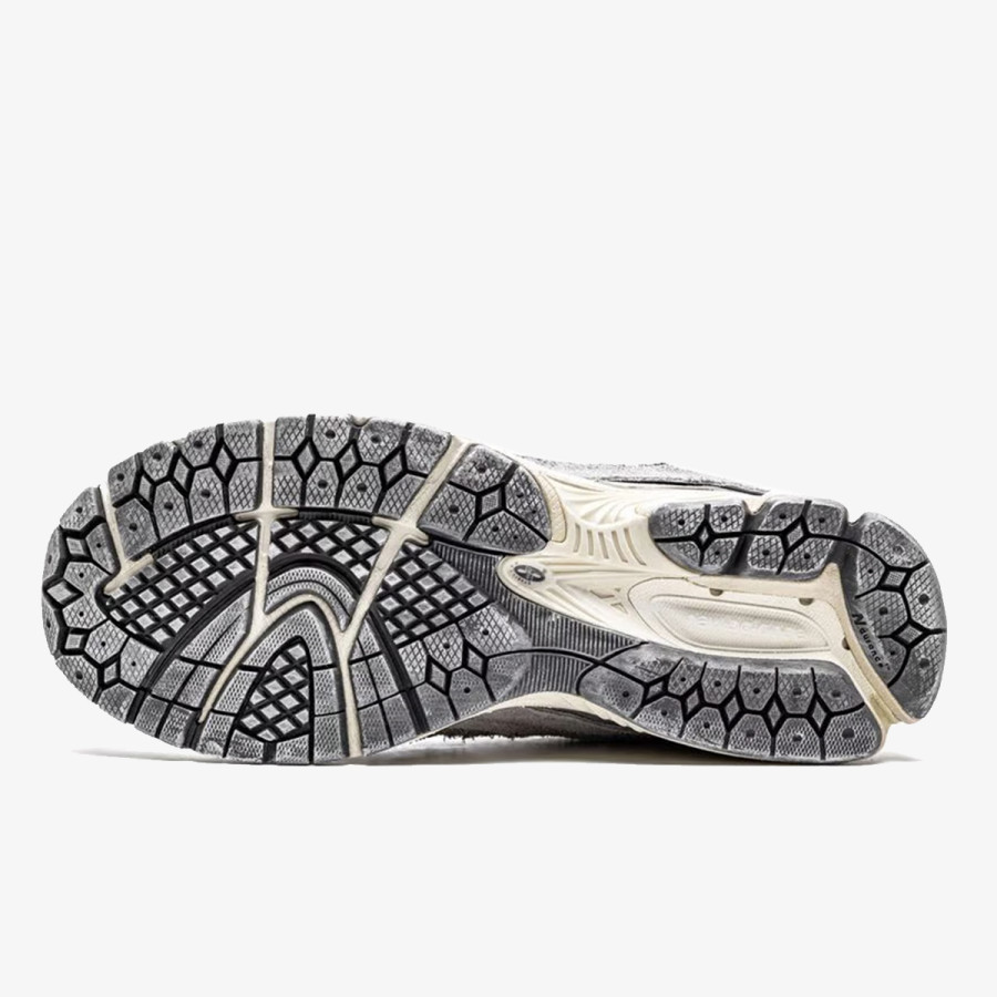 NEW BALANCE Спортни обувки 2000 