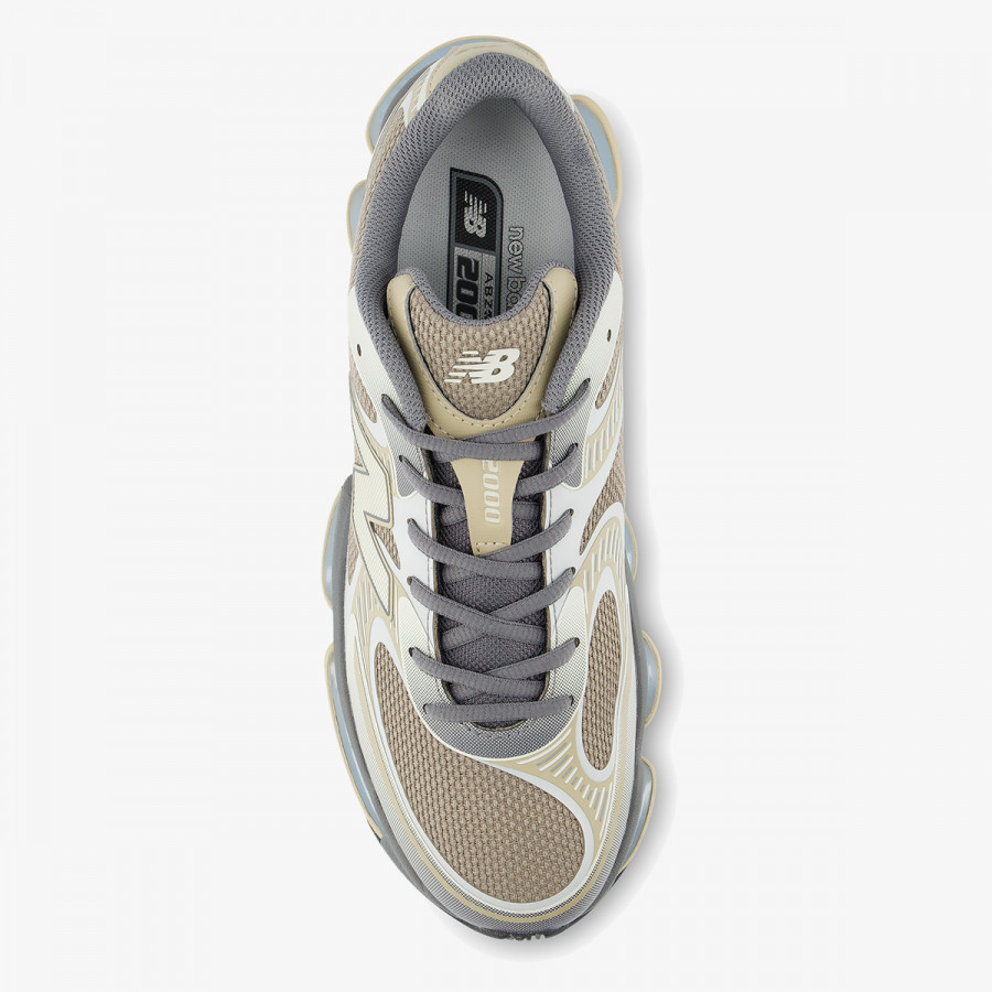 NEW BALANCE Спортни обувки 2000 