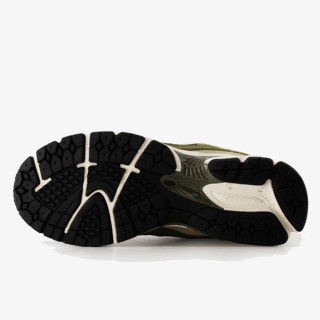 NEW BALANCE Спортни обувки 2002R 