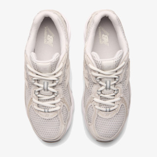 NEW BALANCE Спортни обувки U 740 