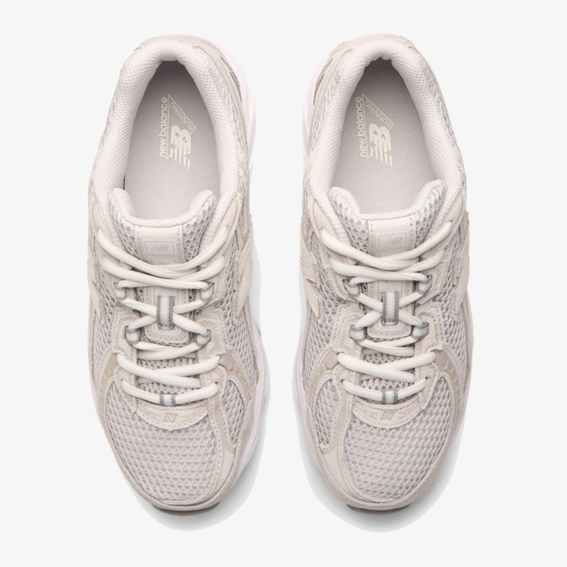 NEW BALANCE Спортни обувки U 740 