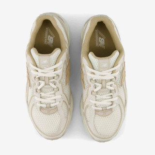 NEW BALANCE Спортни обувки U 740 
