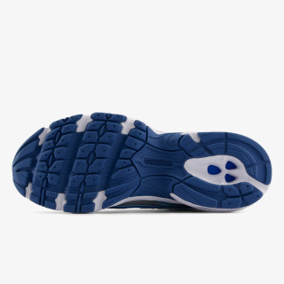NEW BALANCE Спортни обувки U 740 