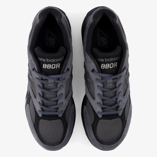 NEW BALANCE Спортни обувки 880 