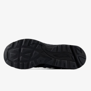NEW BALANCE Спортни обувки 880 