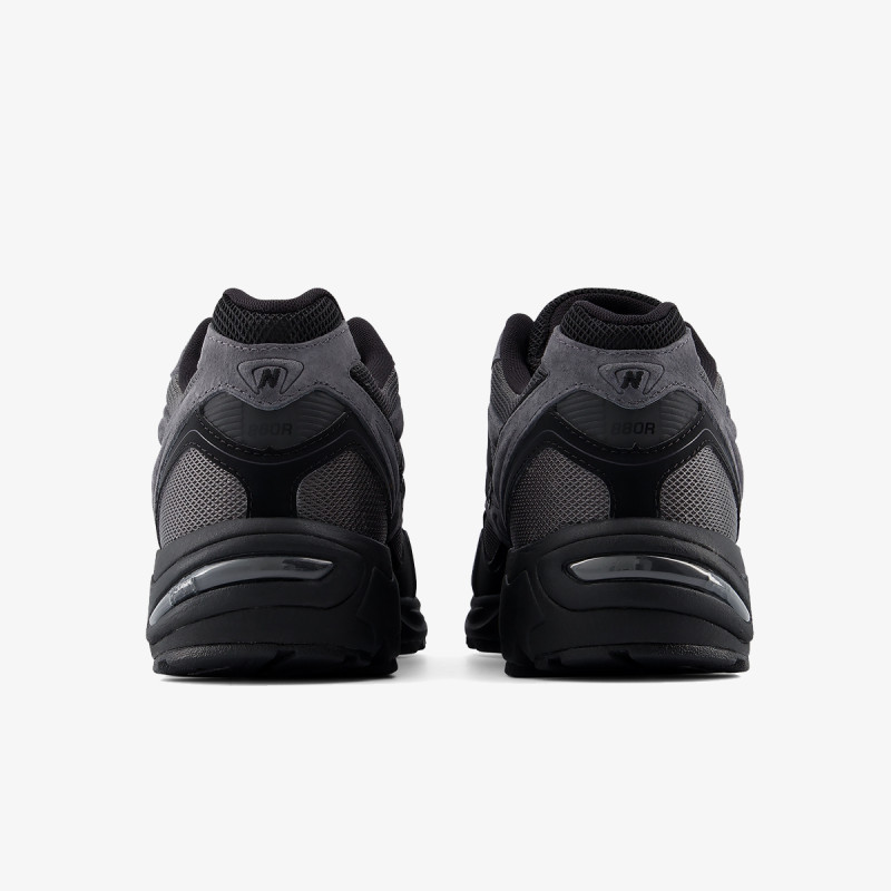 NEW BALANCE Спортни обувки 880 