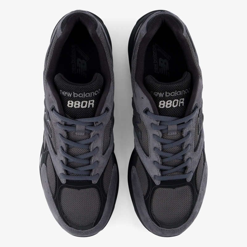 NEW BALANCE Спортни обувки 880 