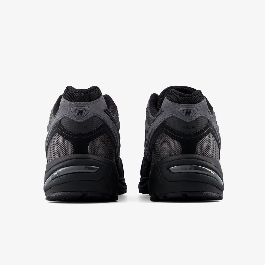 NEW BALANCE Спортни обувки 880 